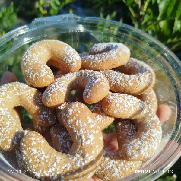 עוגיות סהרוני אגוזים וחמאה מכוסמין מלא אורגני
